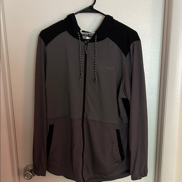 Columbia Women's Black and Gray Windbreaker - Picture 1 of 5